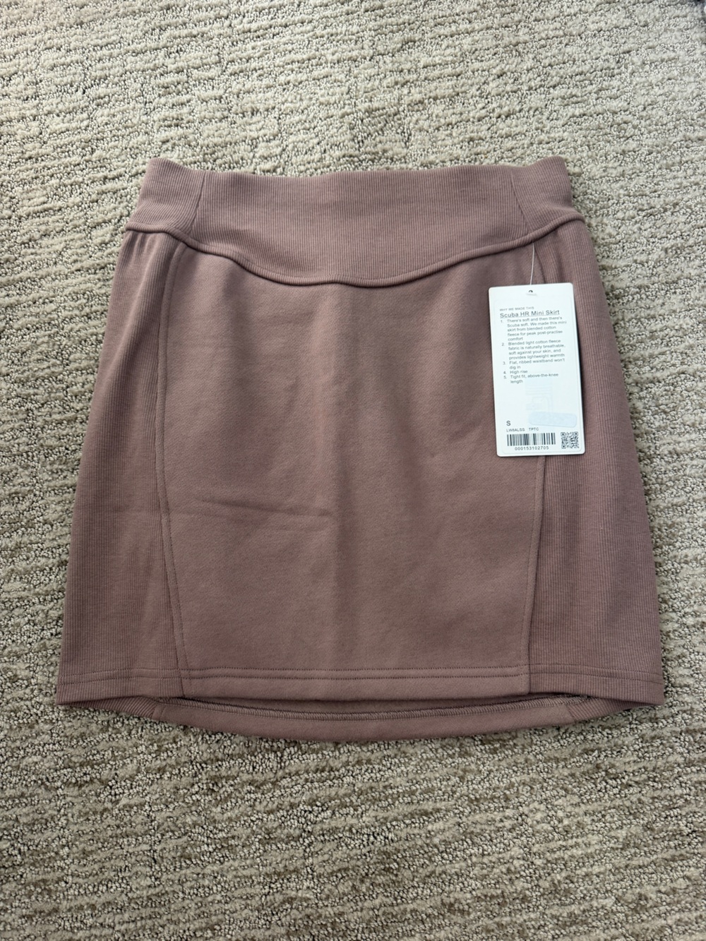 NWT! lululemon athletica Dusty Rose Scuba HR Mini Skirt